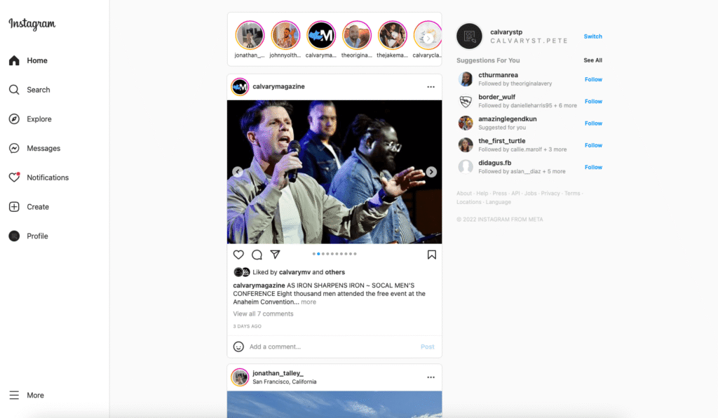 A man in a suit sings into a microphone on stage, joined by two other performers, while instagram interface elements appear on the screen.